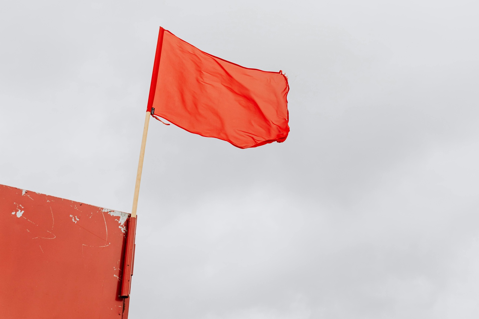 Cash Flow Red Flags for Construction Companies: When to Take Action